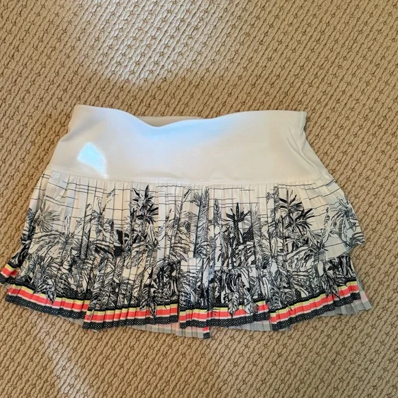 Lucky in Love Palms D'amour mini skirt - Picture 2 of 3